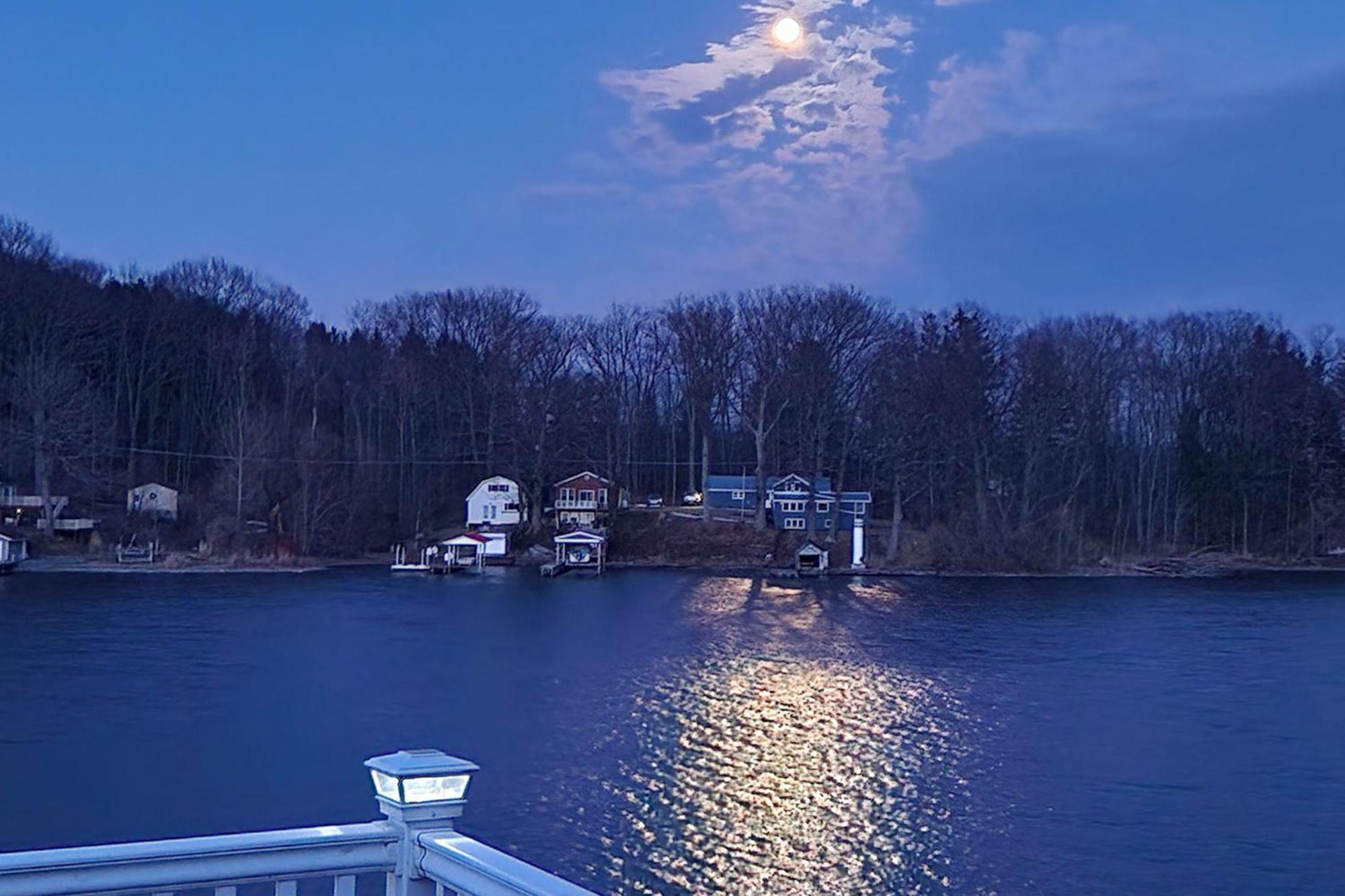 Waterfront Wolcott Vacation Rental With Deck And Views Kültér fotó
